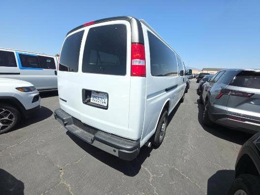 2025 Chevrolet Express Passenger 1LT