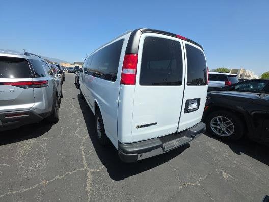 2025 Chevrolet Express Passenger 1LT