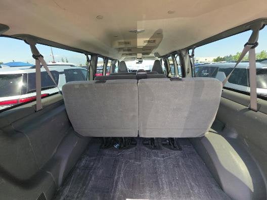 2025 Chevrolet Express Passenger 1LT