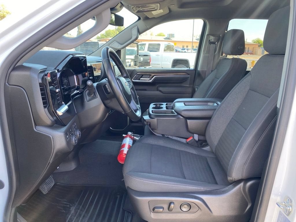 2025 Chevrolet Silverado 3500 HD LT DRW