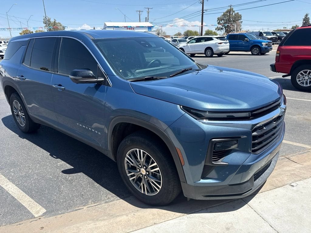 2024 Chevrolet Traverse LS