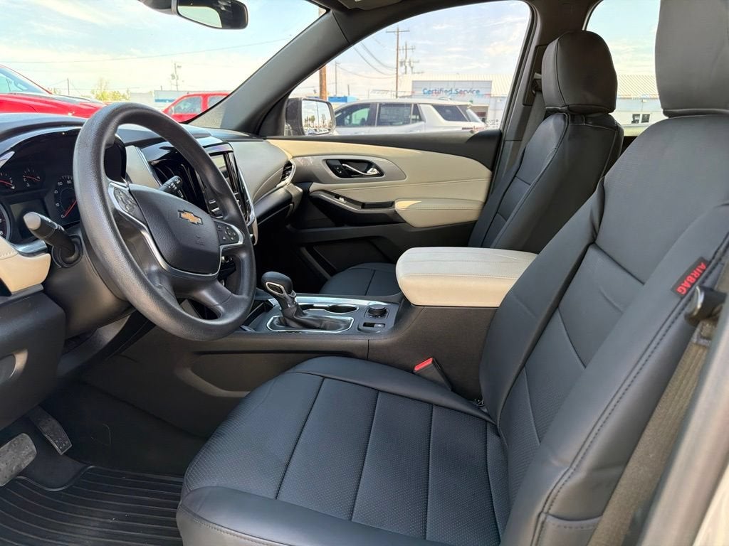 2023 Chevrolet Traverse LS