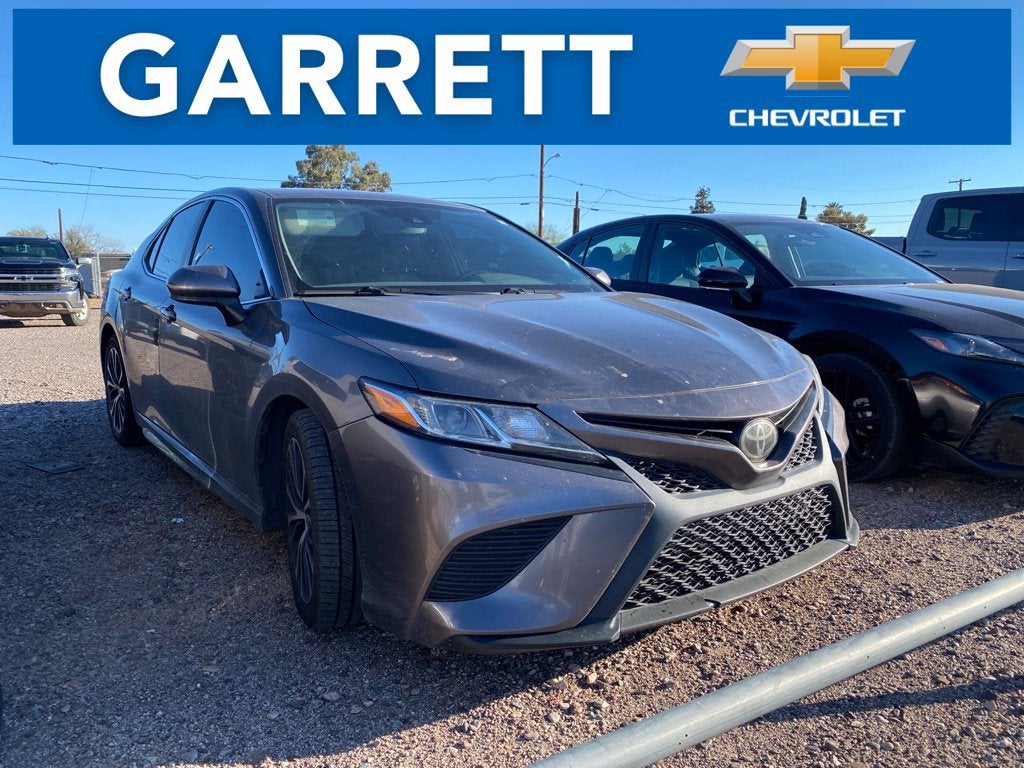 2020 Toyota Camry SE