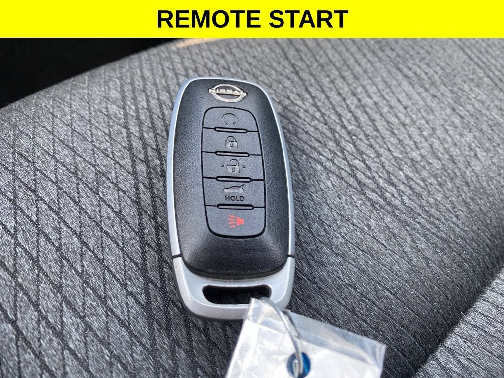2025 Nissan Rogue SV - Photo 16