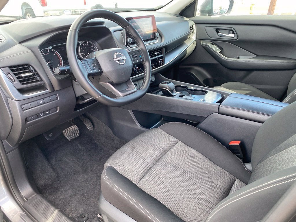 2025 Nissan Rogue SV - Photo 24